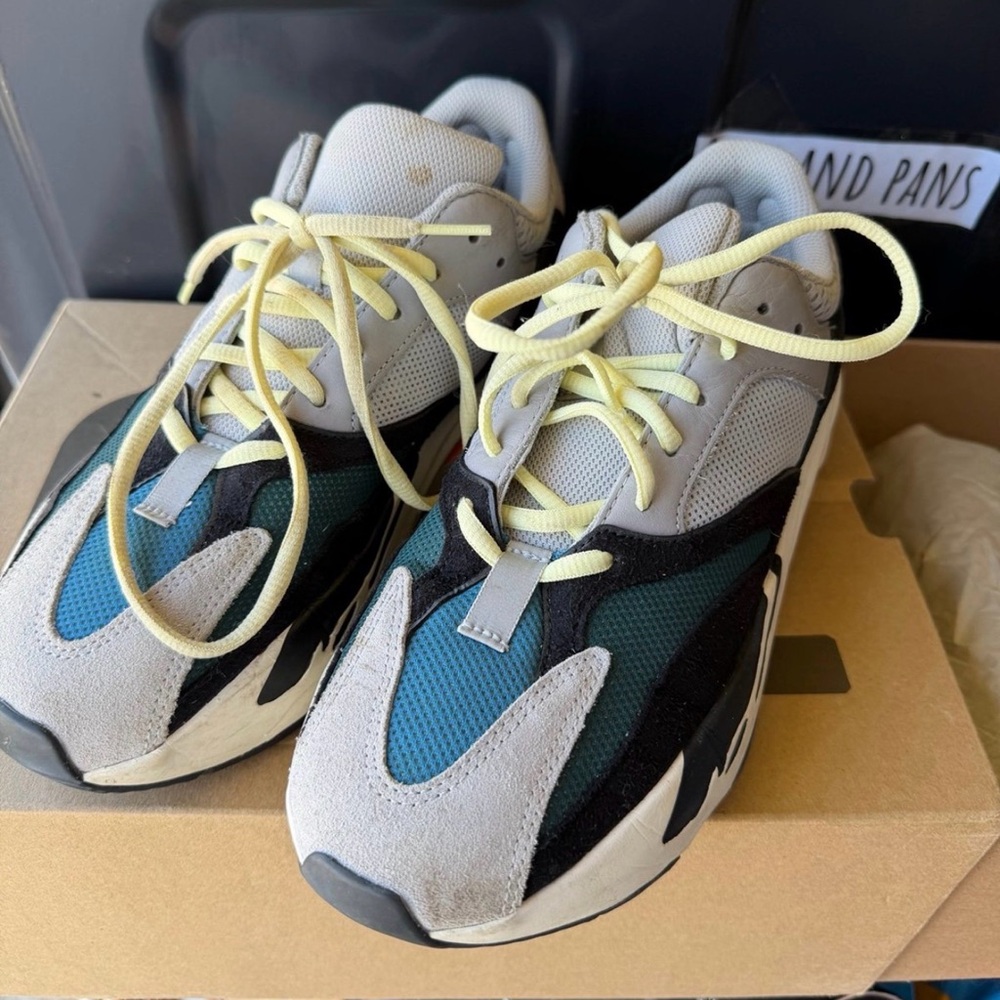 adidas Men's Athletic Shoes Yeezy 700 waverunner